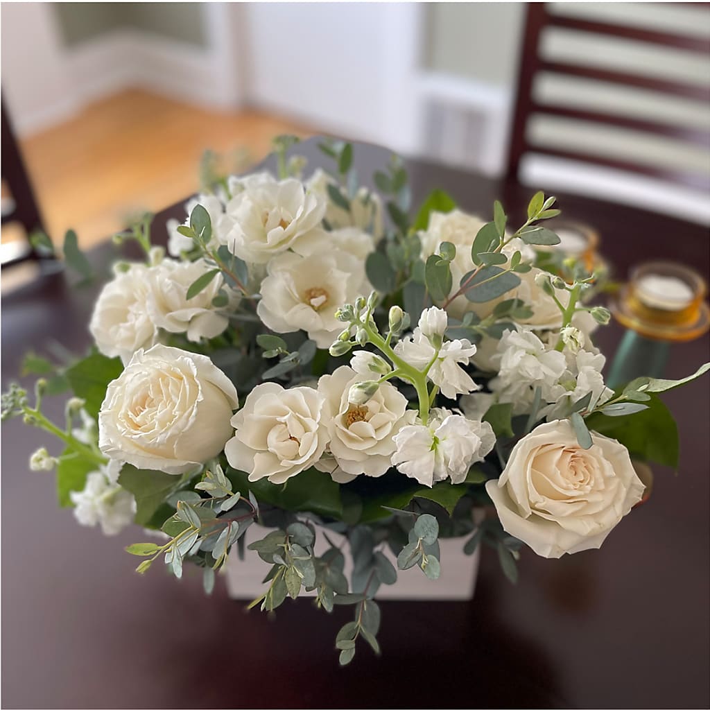 Fresh Linen Box Bouquet – Seminole Flower Shop Inc, Sanford FL