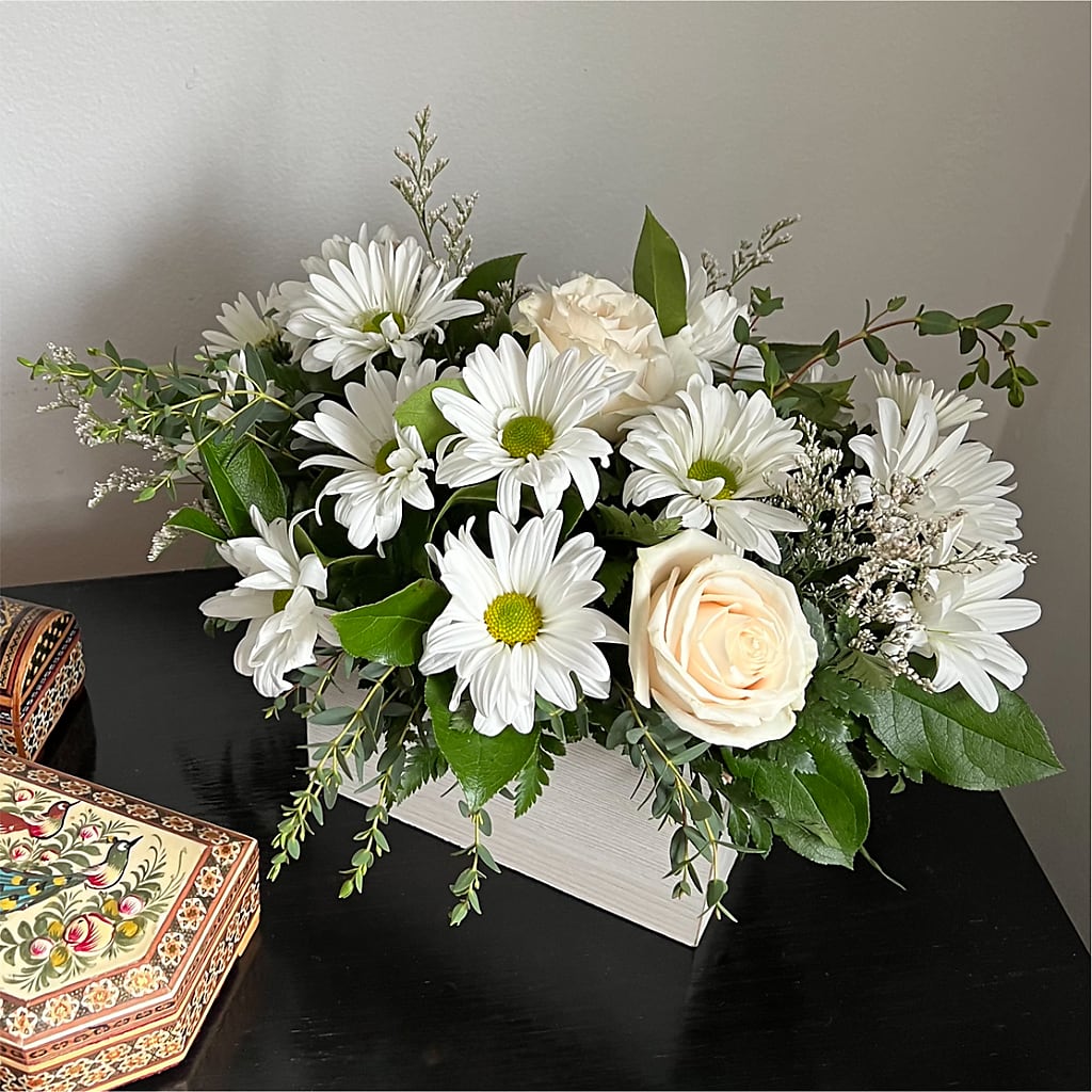 Fresh Linen Box Bouquet –  Seminole Flower Shop Inc, Sanford FL